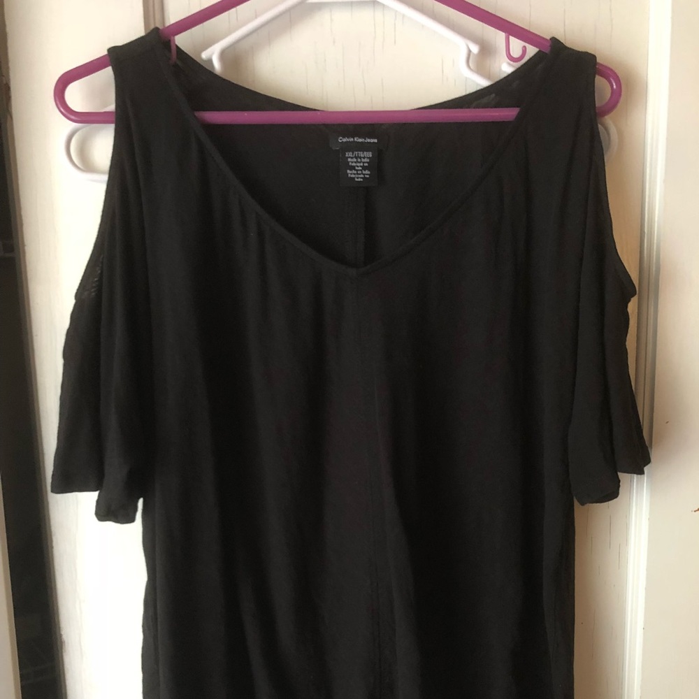 Calvin Klein Cold Shoulder top